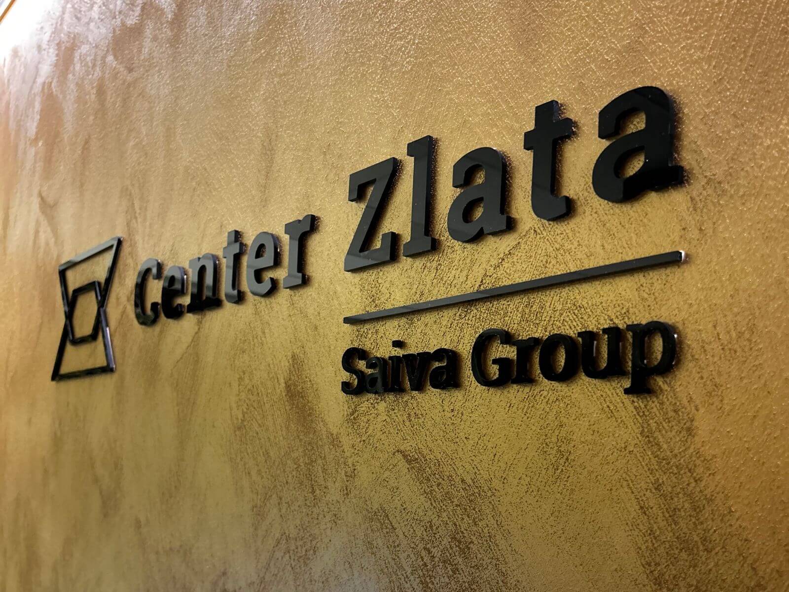 Slovenija Center Zlata ured (4)
